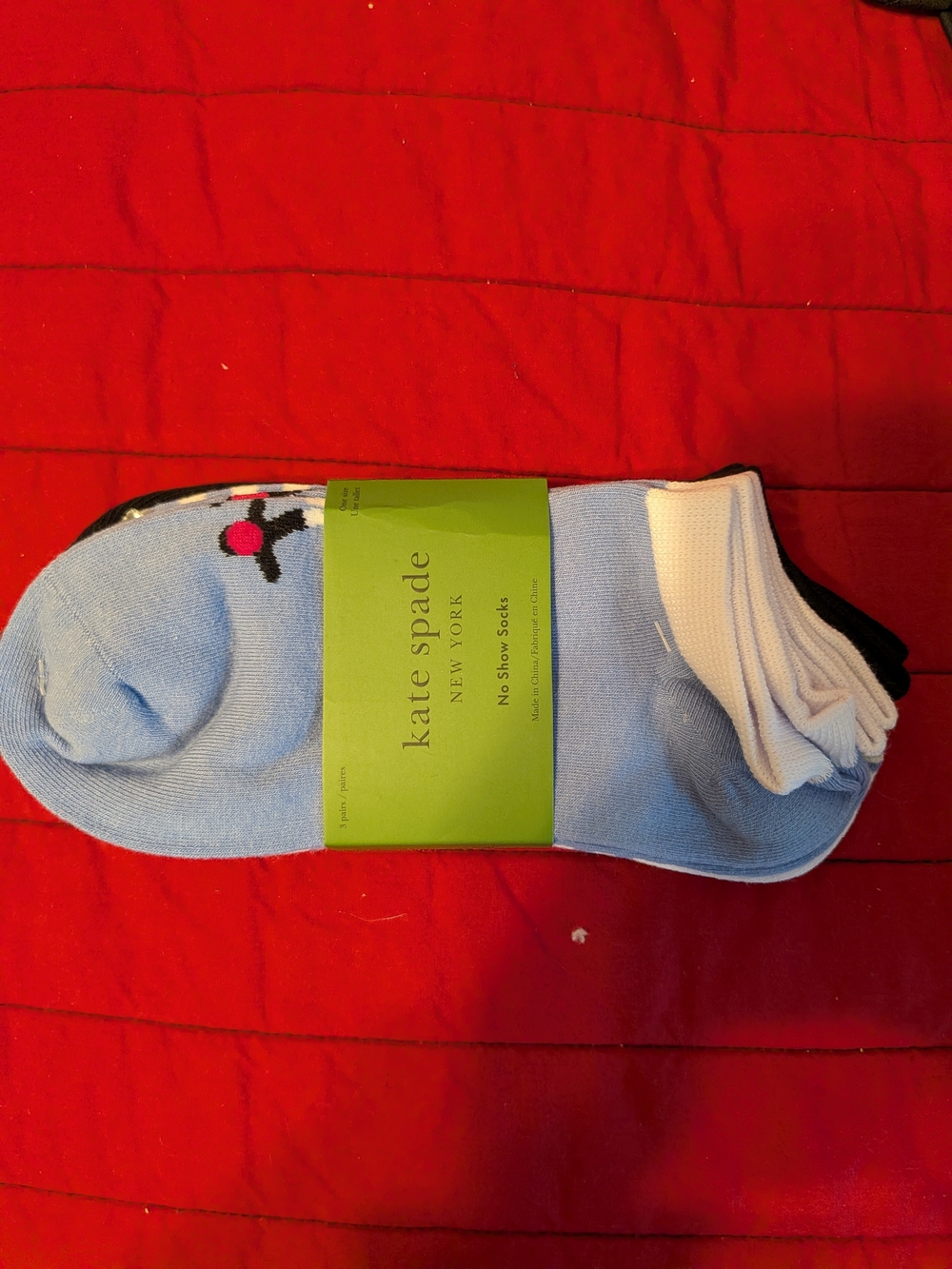 kate spade 3 Pack no-show socks with pink and black accent
